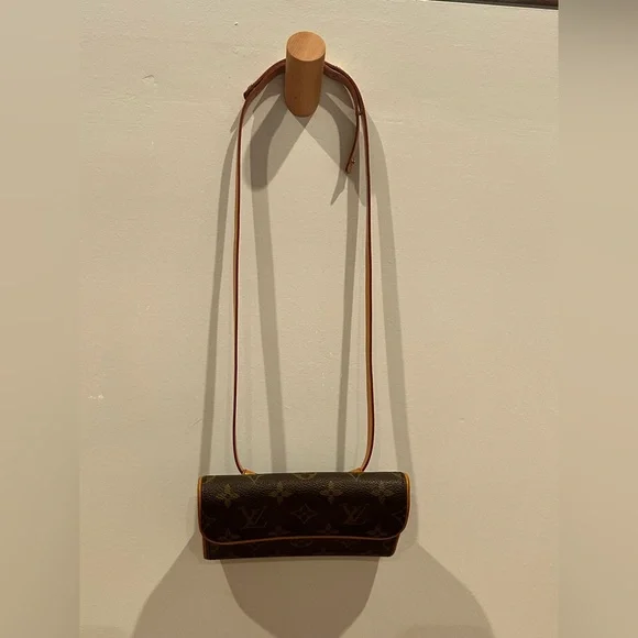 Louis Vuitton Brown and Tan Crossbody Bag - Picture 4 of 16